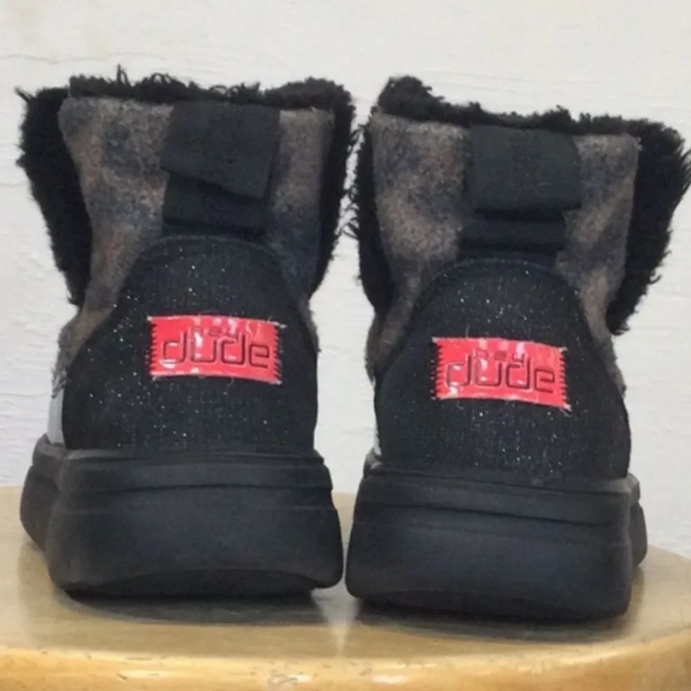 Kids Hey Dude Winter Camo Fuzzy‎ Boots 2Y